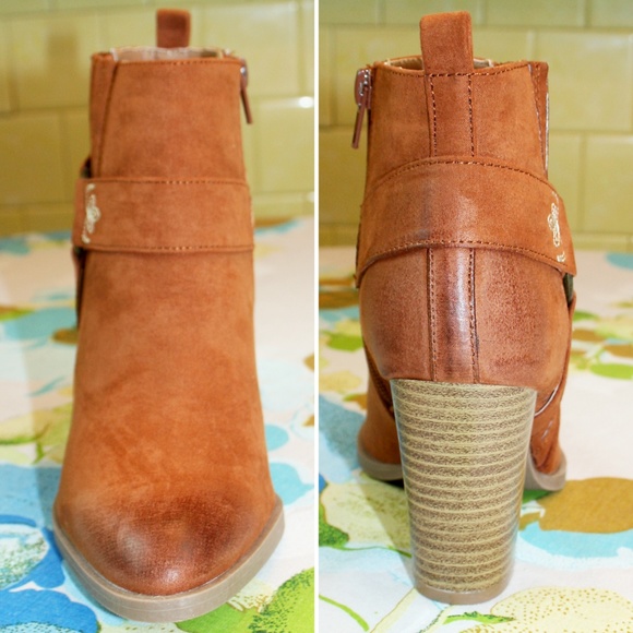 ⚡LAST PAIR!⚡ Embroidered & Harness Ankle Boot NIB - Picture 4 of 8